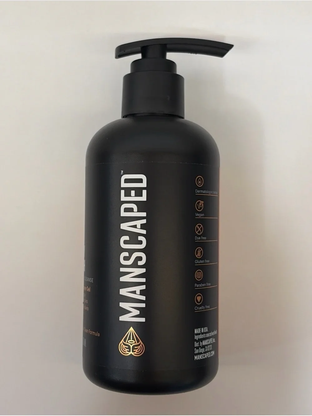 Manscaped Crop Mop Anti-Chafing Deodorizing Ball Wipes 15 Ct. & 8 Oz Body Wash